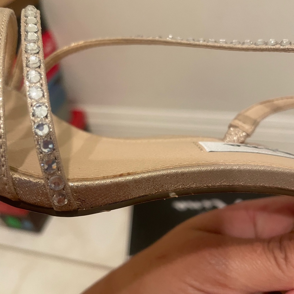 Nina New York Gerri-Fy Taupe Reflective Strappy Heels Size 6.5M - Picture 4 of 6